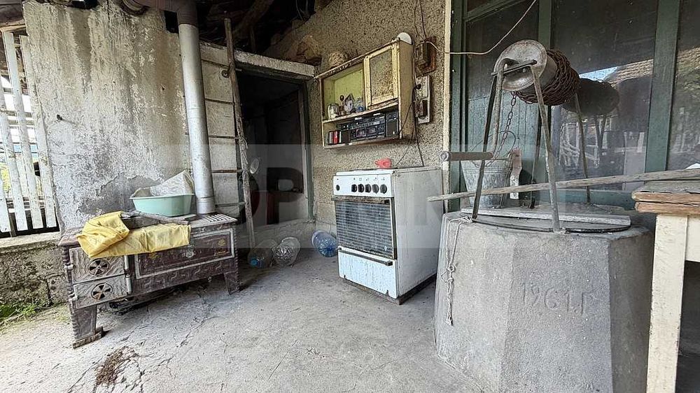Едноетажна къща в село Александрово