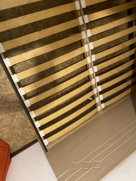 Кравать с матрасом