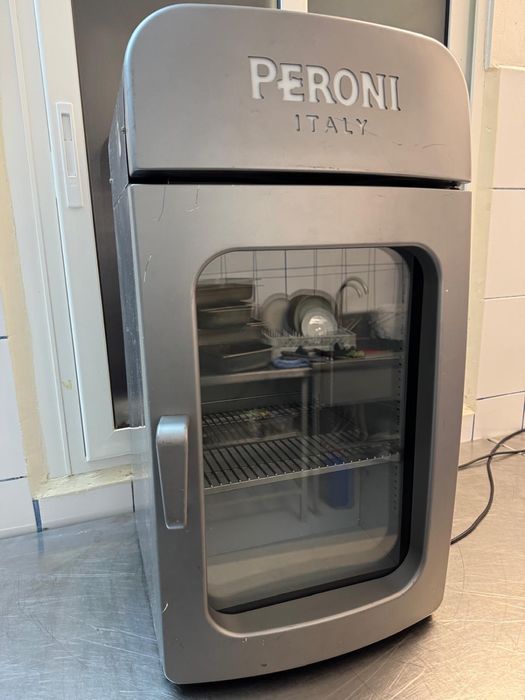 Vand mini frigider Peroni,
