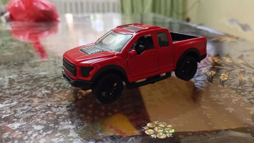 Металлическая модель Ford F-150 Raptor 1:32