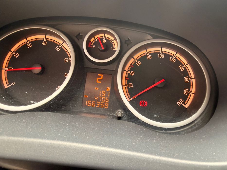 Opel Corsa 1.2 полуавтомат