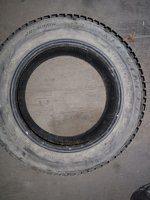 Продам комплект зимних шин