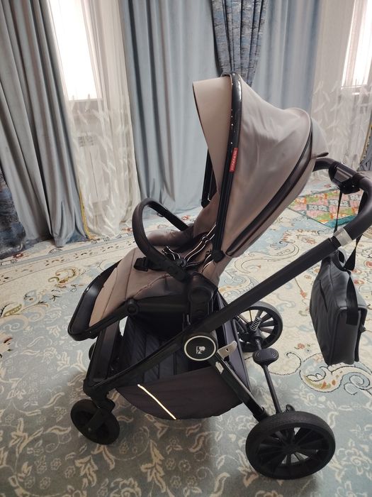 Коляска мен ходунок сатылады