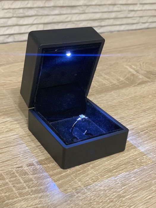 Inel de logodna din aur alb cu diamante