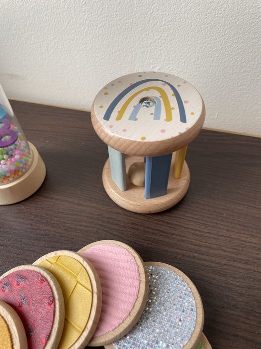 Бебешки дървени/сензорни играчки
