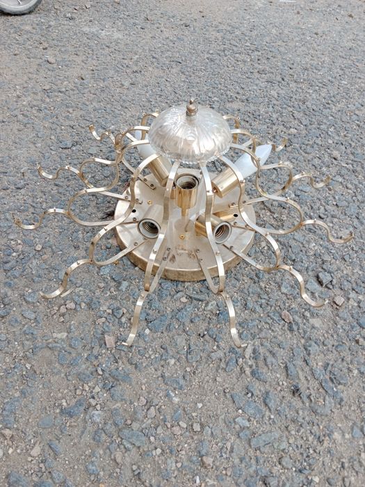 Продам люстру 5 рожковую