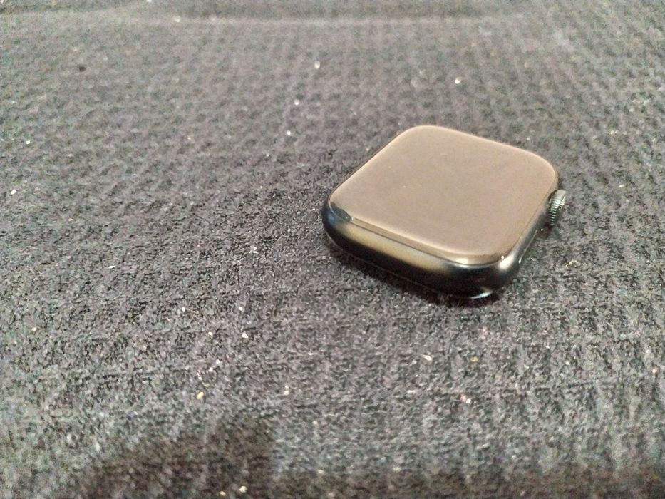 Apple Watch Series 8, 45mm (ёмкость–100%)