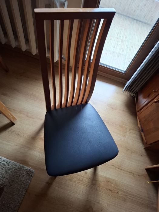 Кръгла маса разтегателна 110-140см  с четири стола