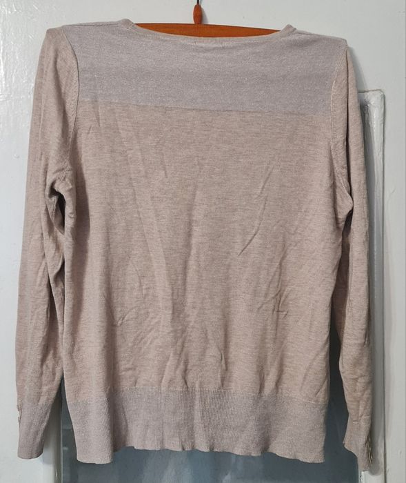 Две женские кофты