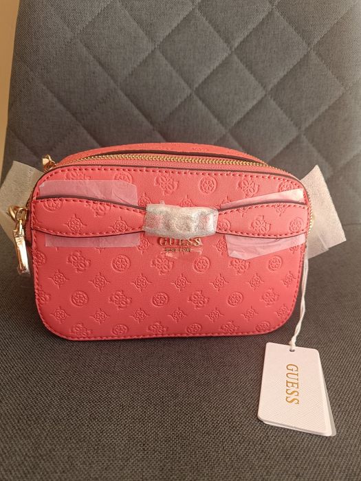 Нова оригинална чанта Guess
