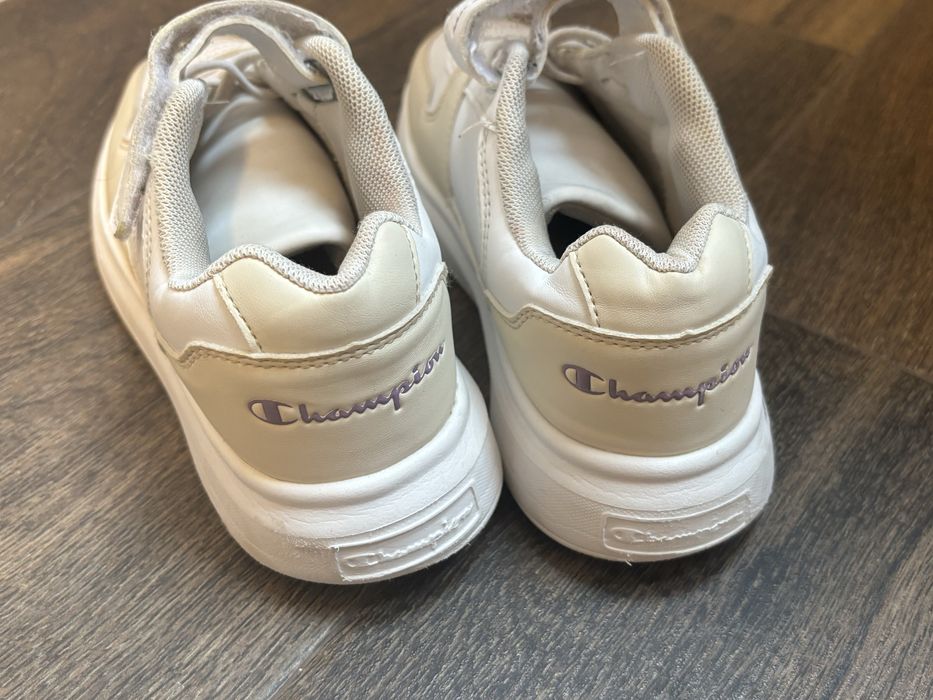 Бели маратонки Champion за момиче и сандали Zara 33 номер