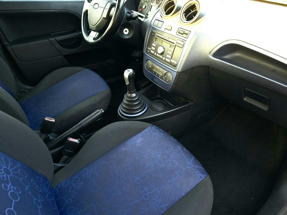 Fiesta Edition 1.3 benzină  Pe lanț  158400 KM  import recent germania