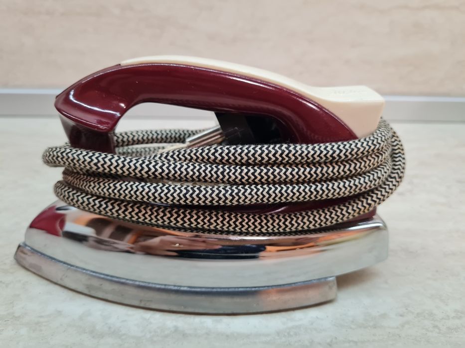 Джобна ретро ютия Електра