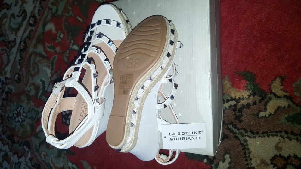 Sandale cu platforma