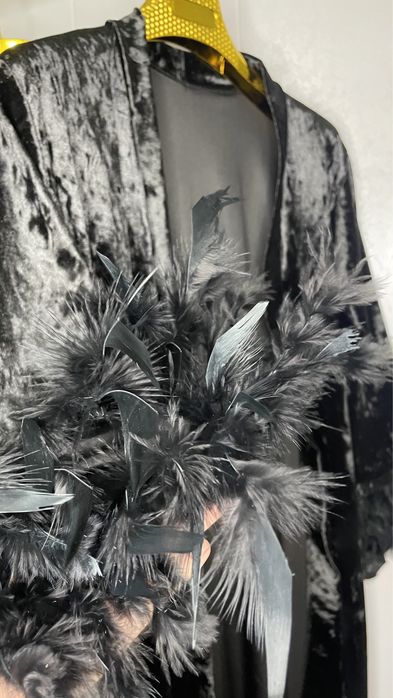 пижамы в наличии , черное и белое