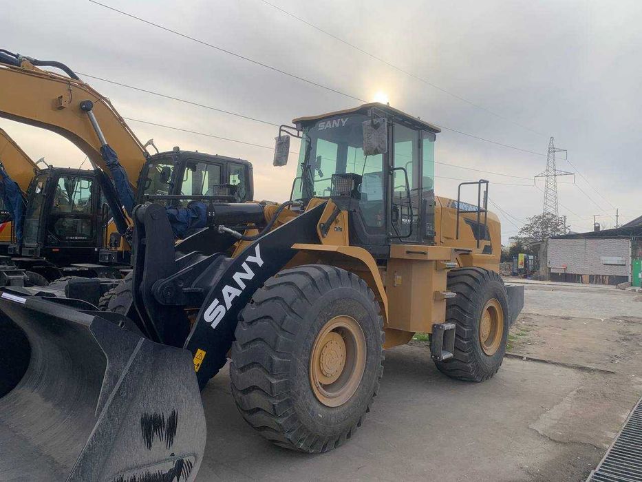 Фронтальный погрузчик SW956K1