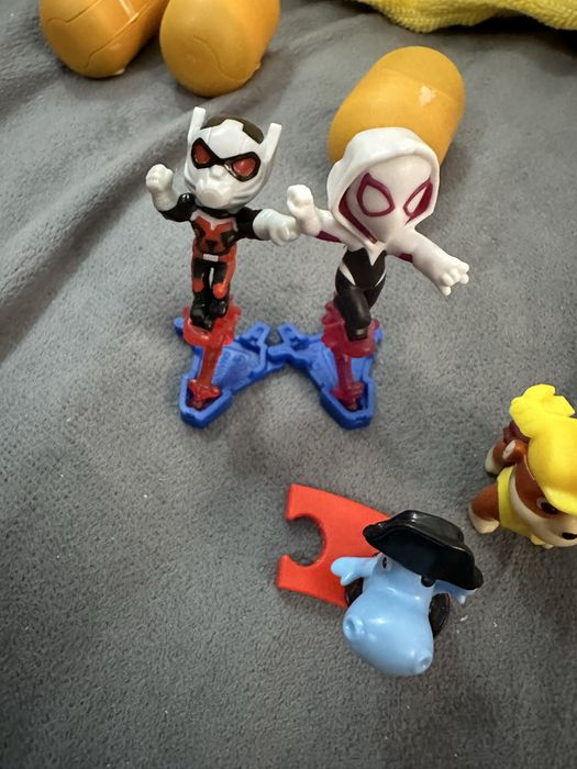 Киндера игрушки! !