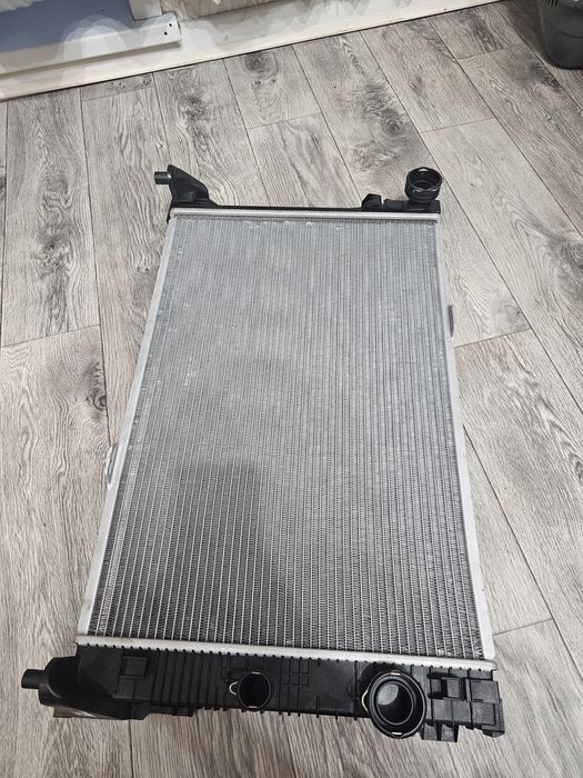 Радиатор двигателя w212