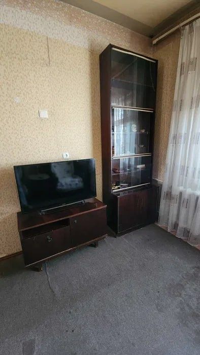 Срочно Продаётся Госпиталька Галерейка 2в3/9/9 ремонт средний с мебель