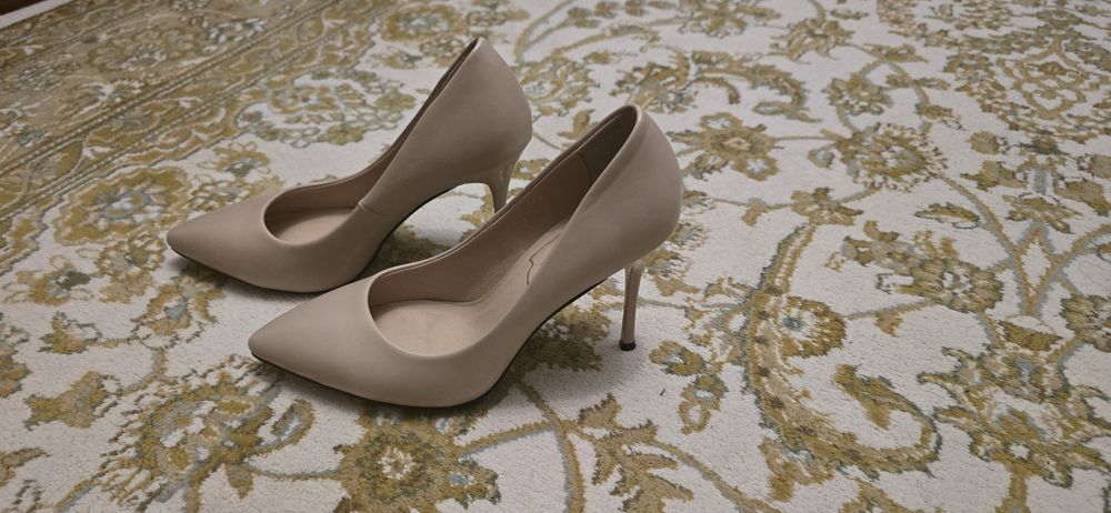 Женские туфли, 37 размер, каблук 9 см.