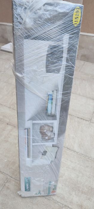 Етажерка за стена. За книги ,снимки ,вази и декорация