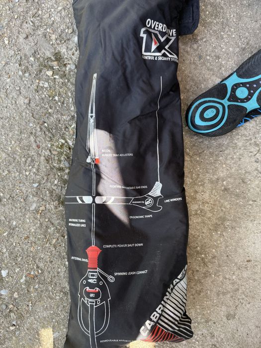 Set complet Kitesurfing Cabrinha (Kite 12m, Placă, Bară, Centură, Pompă)