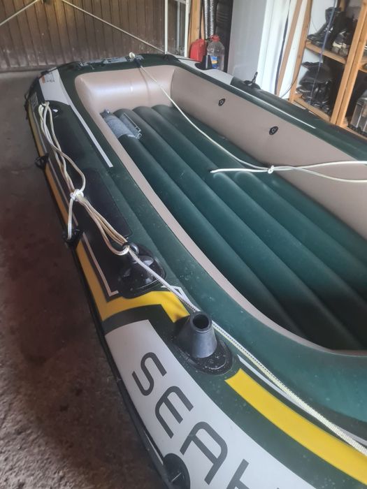 Vând Barcă Gonflabilă Intex Seahawk 4 - 4 Persoane, 400kg (Ideală Pescuit/Agrement)