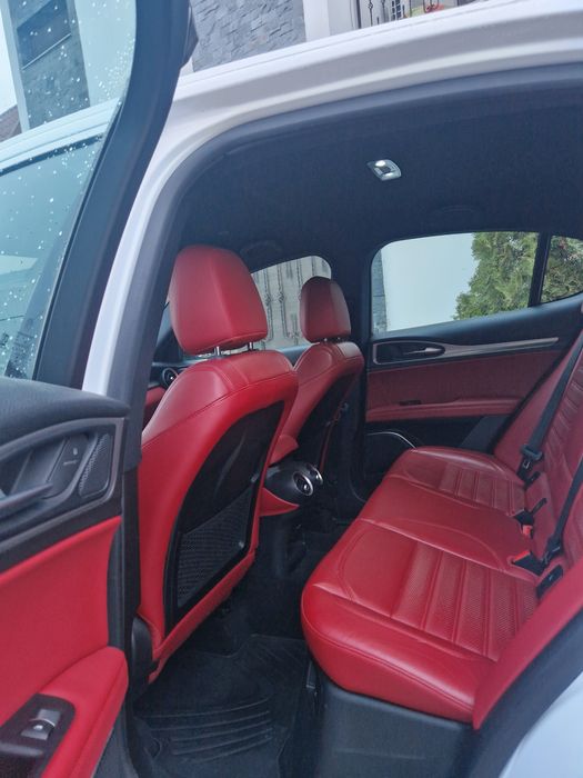 Alfa Romeo Stelvio,**28.155 km**,benzina,280cp,4x4,EURO 6