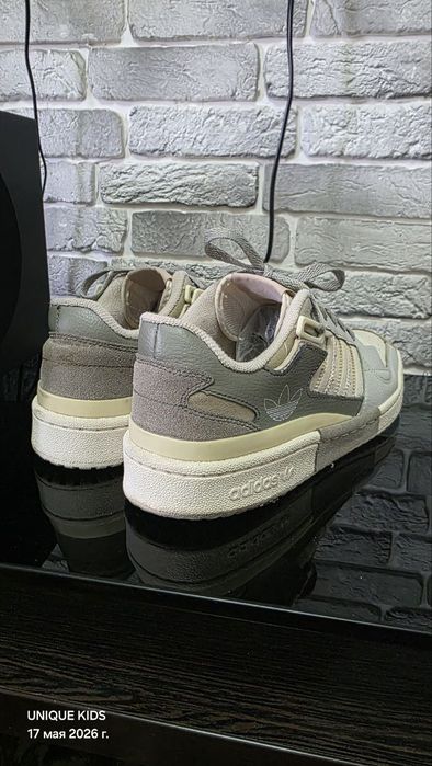 Оригинальные кроссы adidas