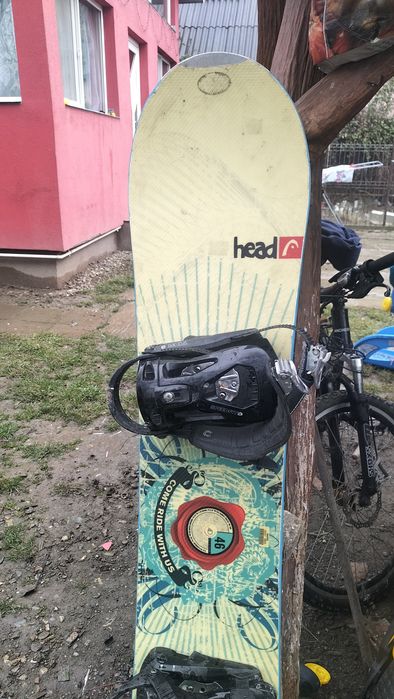 Vând placa snowboard head cu cască și ochelari