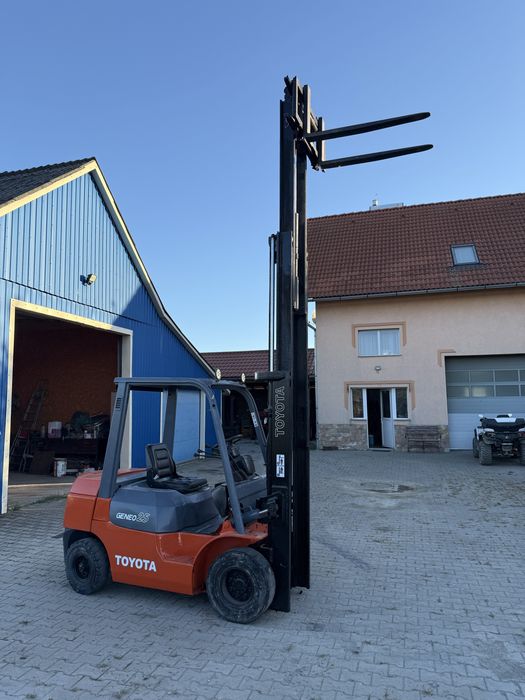 De vanzare sau da inchiriat stivuitor Diesel Toyota