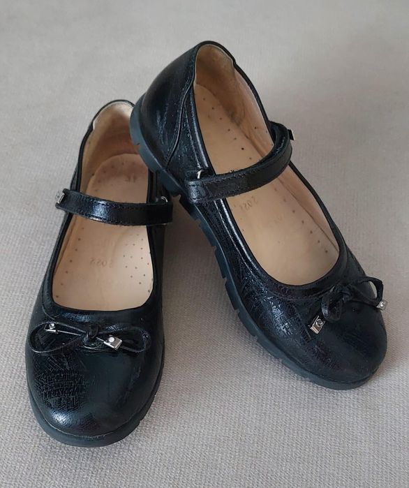 Продам детский туфли для девочек