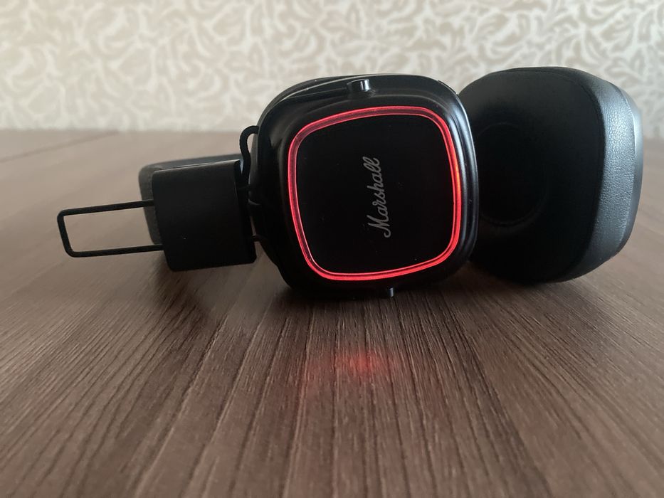 Наушники Marshall