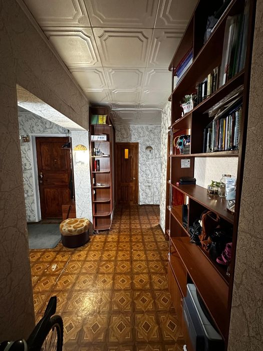 Продается 4-х комн. квартира