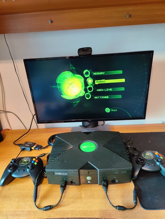 Vând consola Xbox Clasic Original+Jocuri