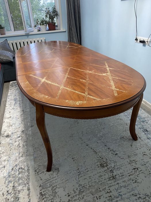 Стол для гостиной