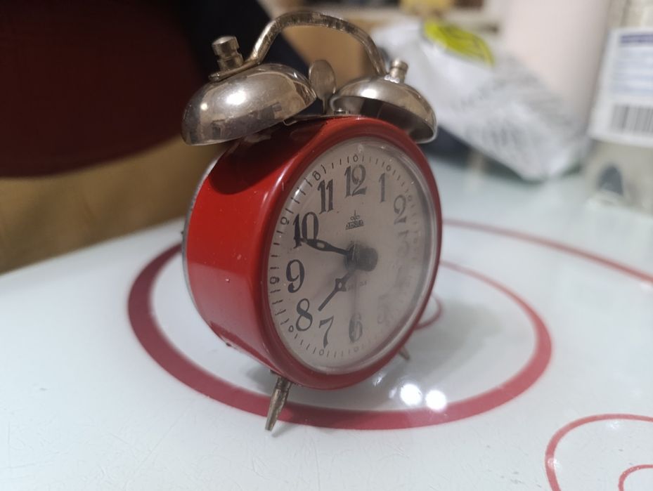 Ceas deșteptător ARADORA