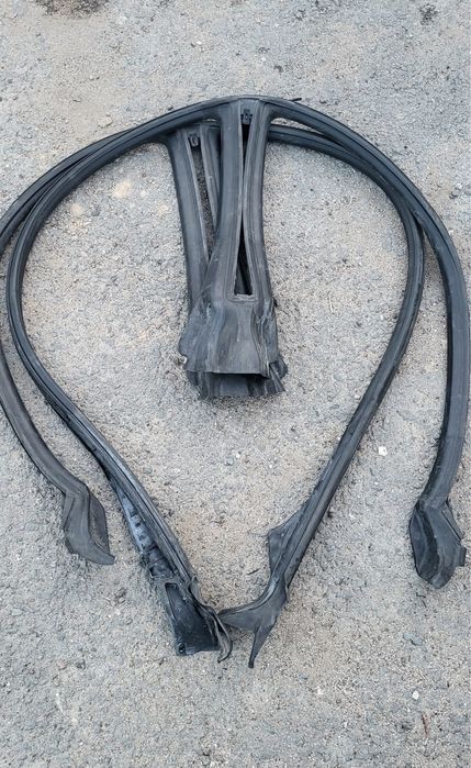 Уплотнитель дверей Toyota windom 20.21