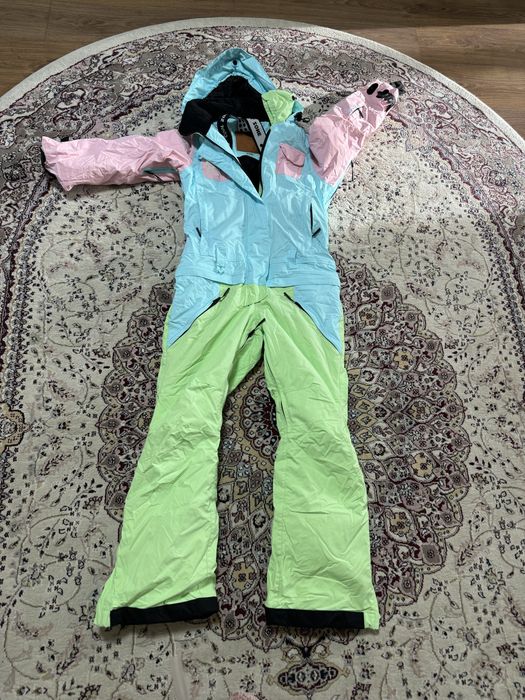 Комбинезон для зимних видов спорта