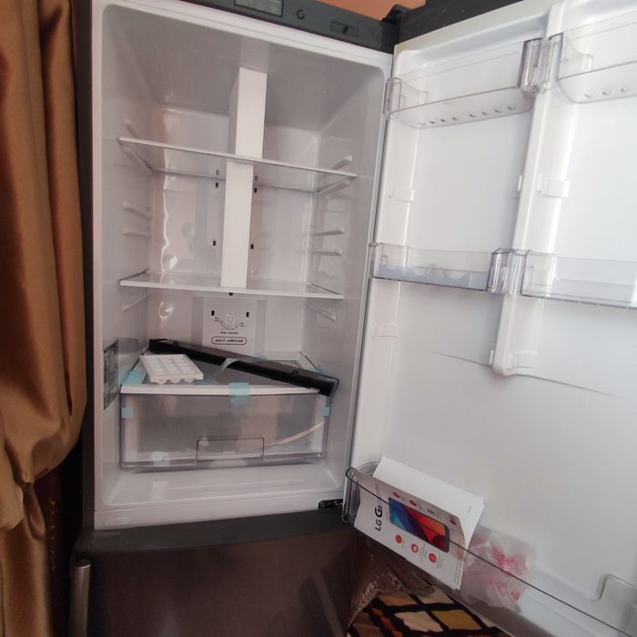 Продам новый холодильник