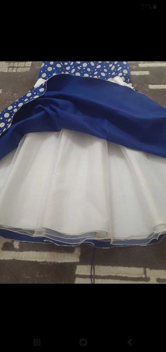 Rochita albastra cu buline albe pentru fetite 7-8 ani