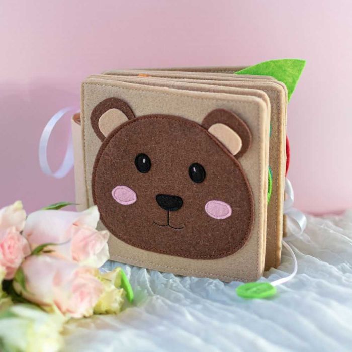 Carte Senzorială Montessori „Prietenul Ursuleț” - 6 luni