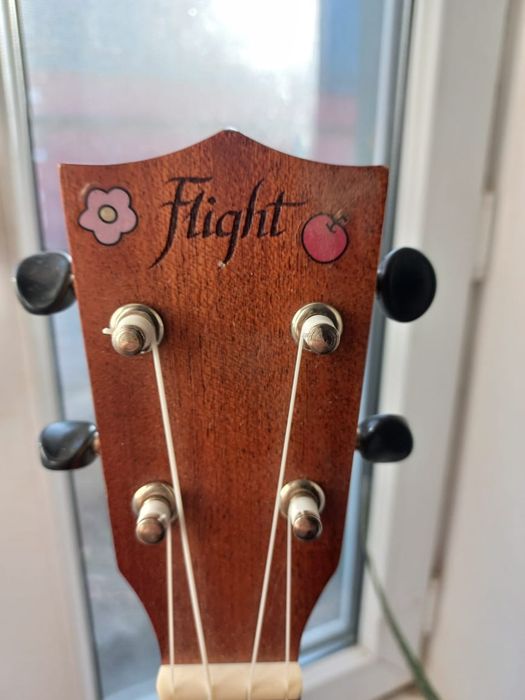 Продам укеле канцерт