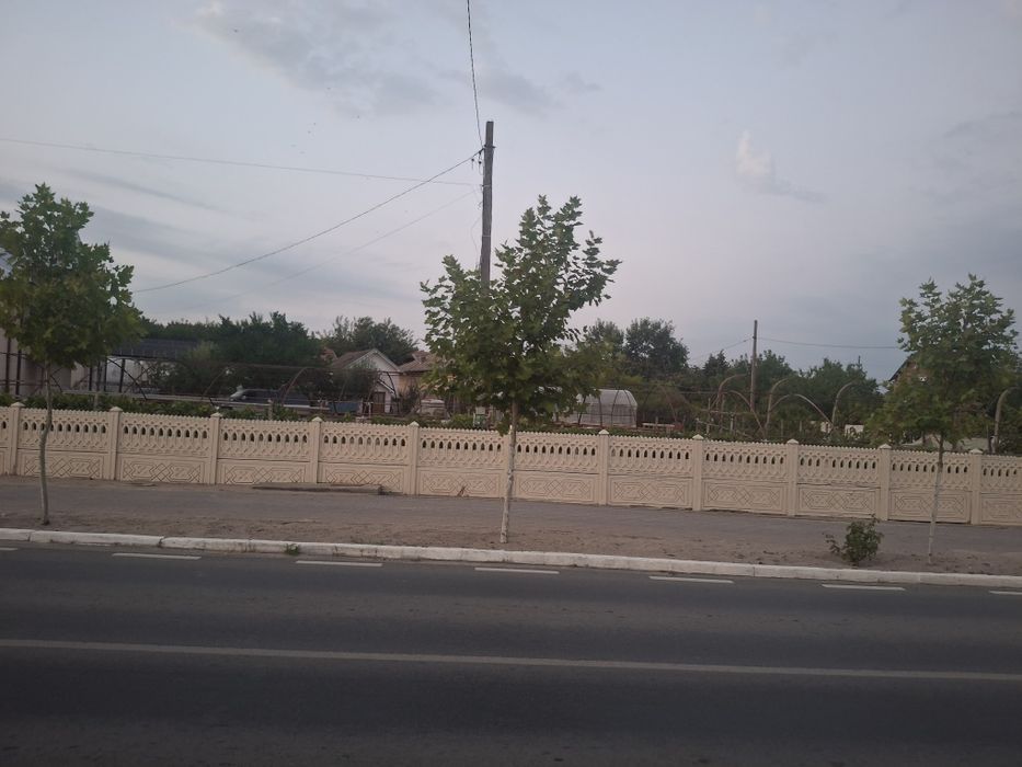 Închiriez teren intravilan!