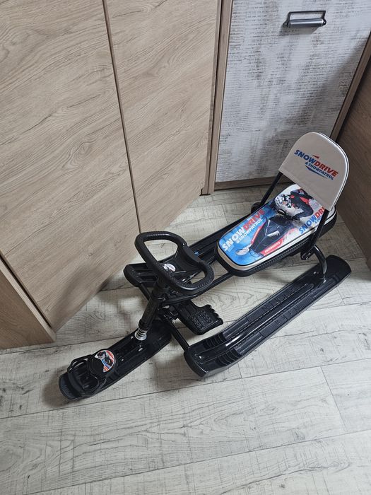 Продам снегокат в отличном состоянии.