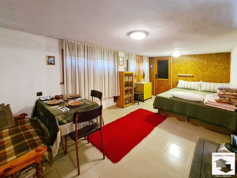 125167 Масивна триетажна къща с гараж, с. Дрента, 20 мин. от гр. Елена