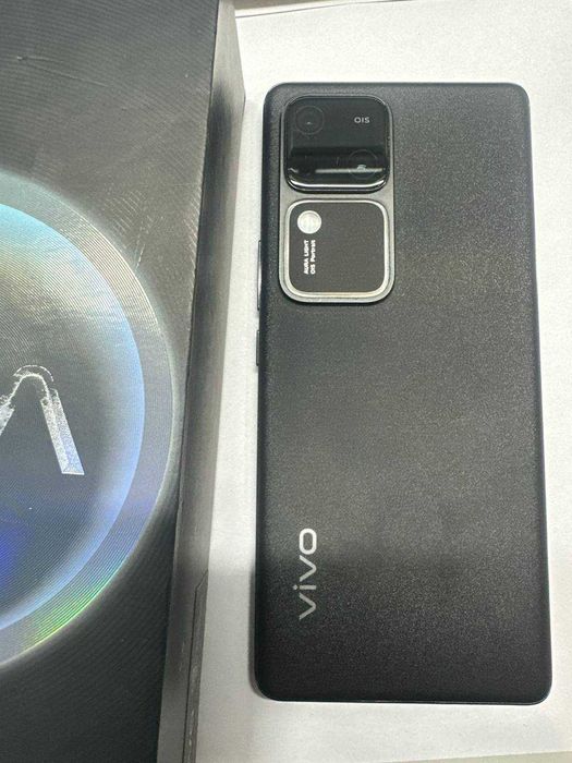 Смартфон  Vivo V30  лот877404
