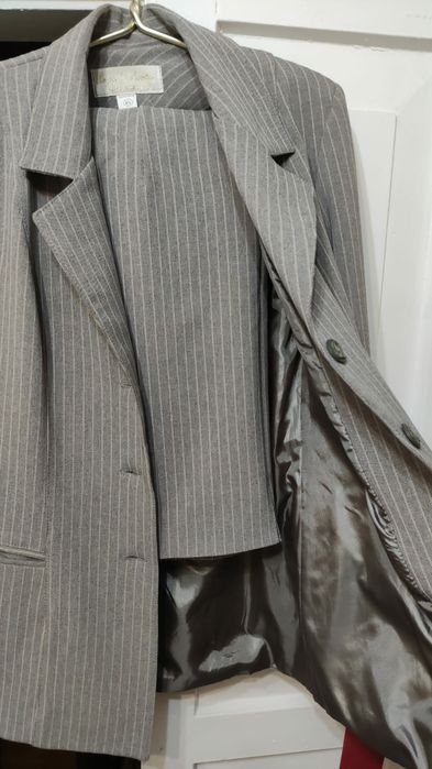 Костюм 46-48 раз.Новый.