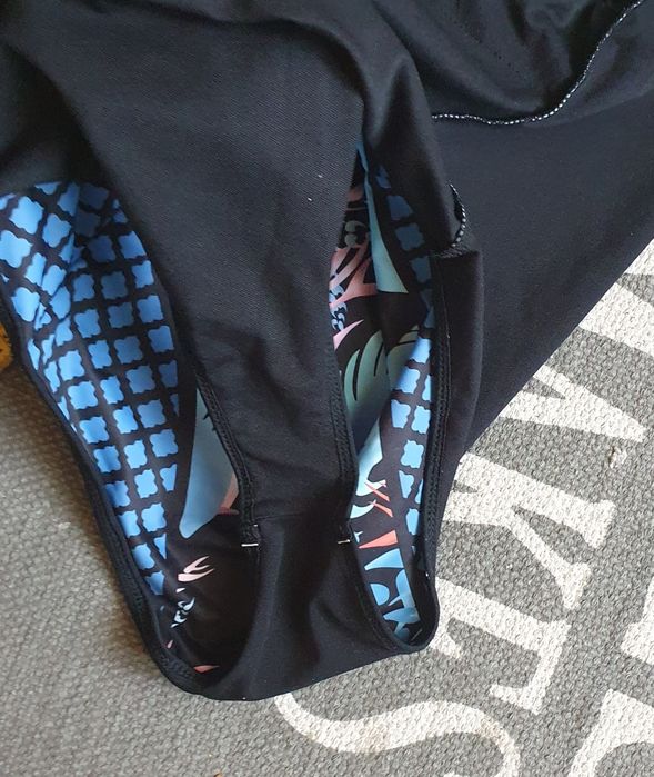 Costum de baie întreg