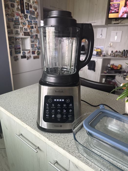 Продавам професионален блендер на tefal